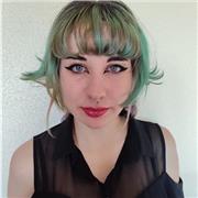 Profesora tanto como infantil, ESO y bachillerato. Estoy apta para dar clases a niños y niñas de todas las edades.